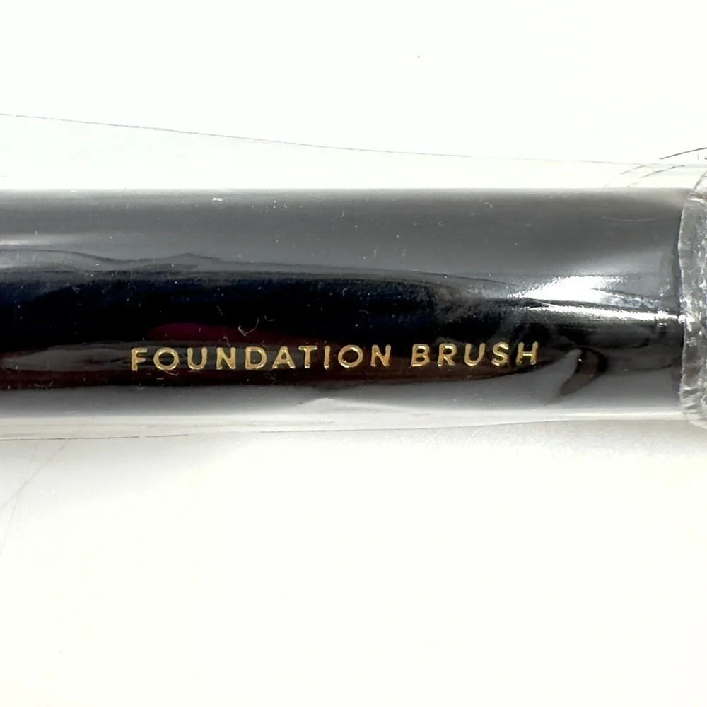Laura Geller Foundation Brush Black Full Size High Bristle Count Ultra Soft NEW